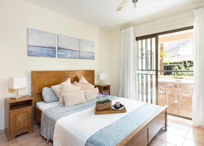 Home2book Charming Castle Harbour Cristianos 아파트